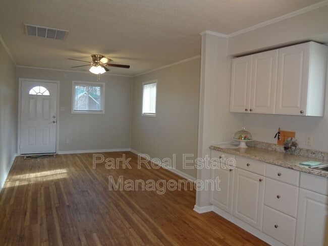 Building Photo - 114 Bim St