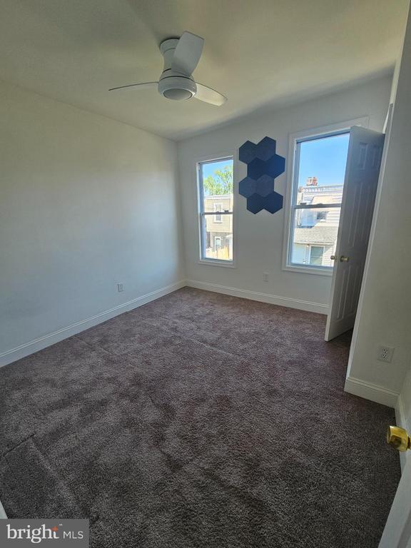 Building Photo - 150 E Pleasant St