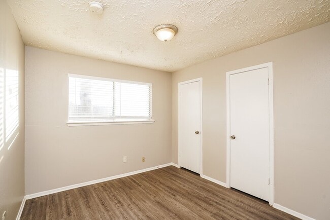 Building Photo - 7202 Skylight Ln