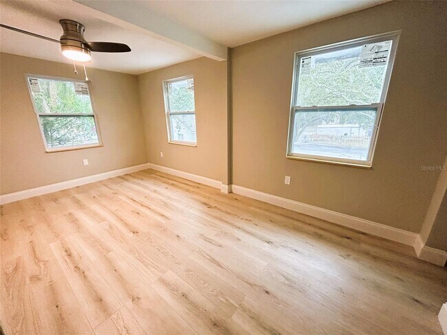 Building Photo - 2310 21st St S