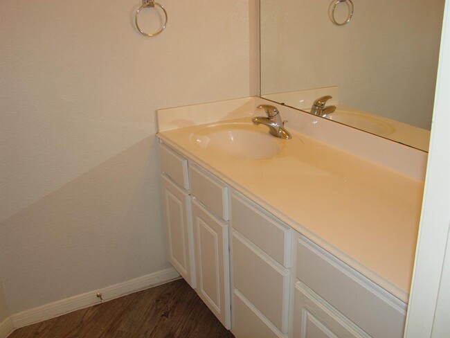 Building Photo - 22434 Cascade Springs Dr