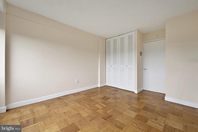 Building Photo - 1301 Delaware Ave SW