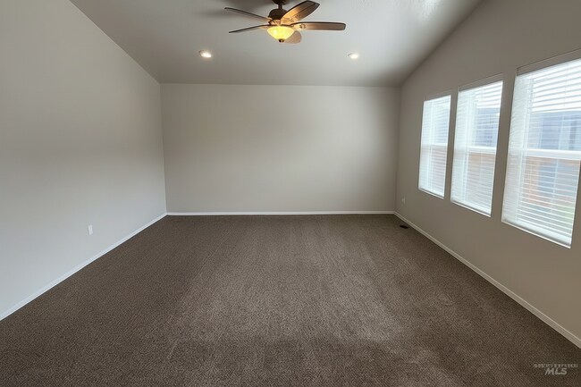 Building Photo - 25 S Shumway Ave