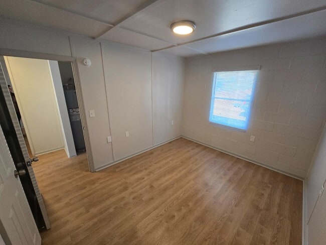Building Photo - 2520 16th Ave