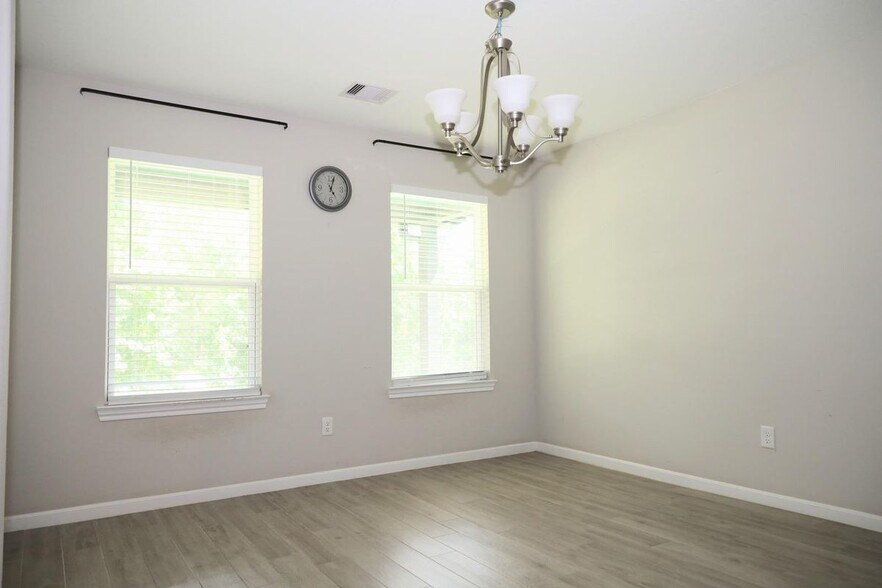 Building Photo - 131 Feldspar Ln