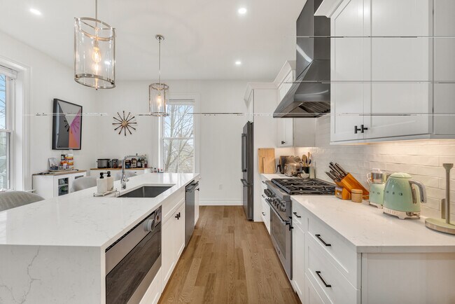 Building Photo - 57 Grampian Way