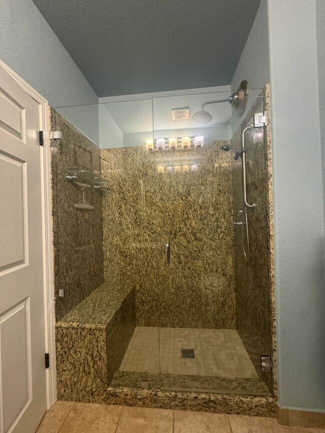 Building Photo - WOW-Factor Alert: Fully Furnished & Remodeled 2BD/2BA First Floor Condo in Wingfield Springs!