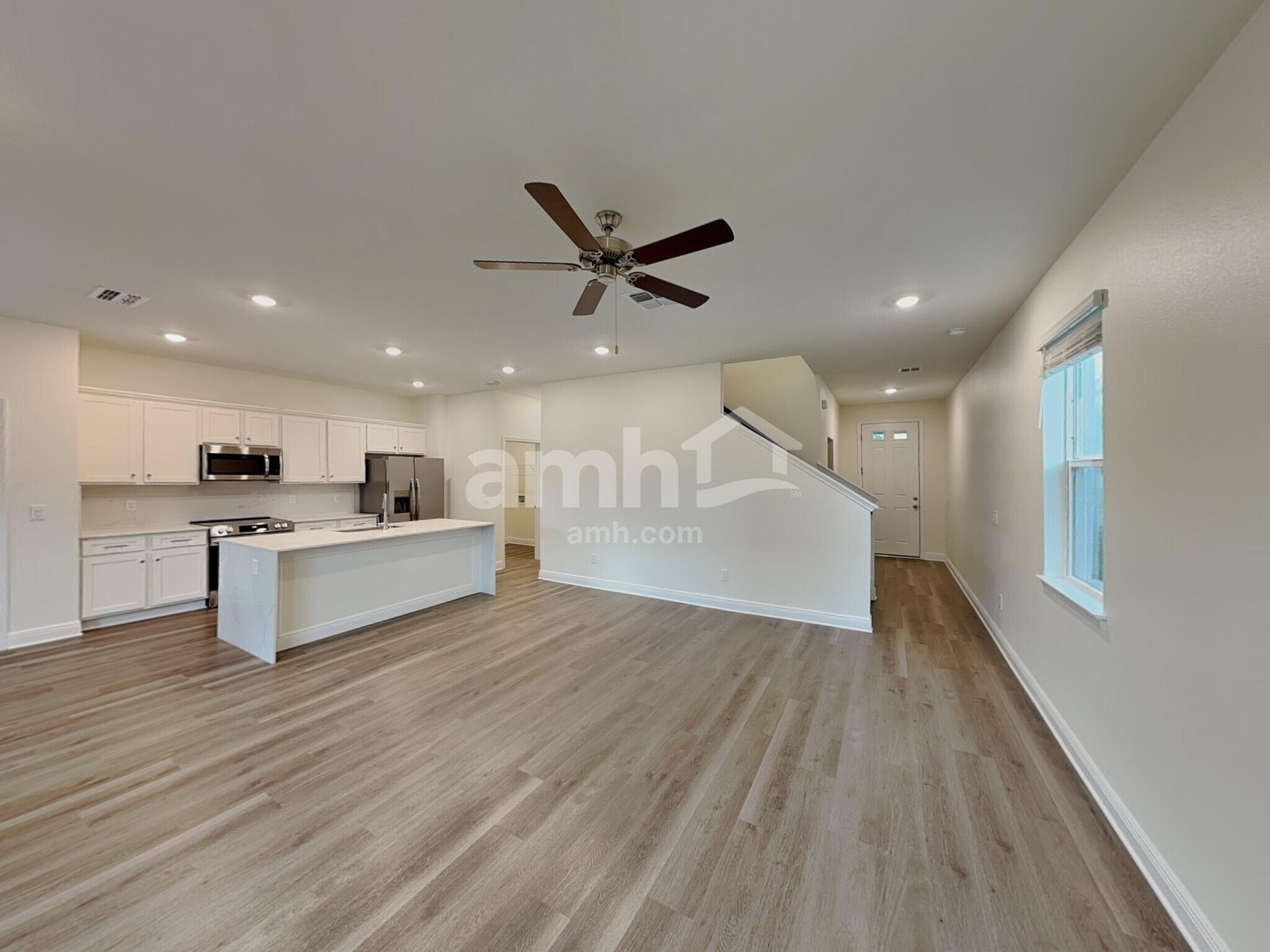 Building Photo - 5986 Pinewood Ests Dr