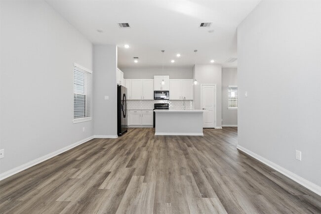 Building Photo - 9912 A Clark Rd