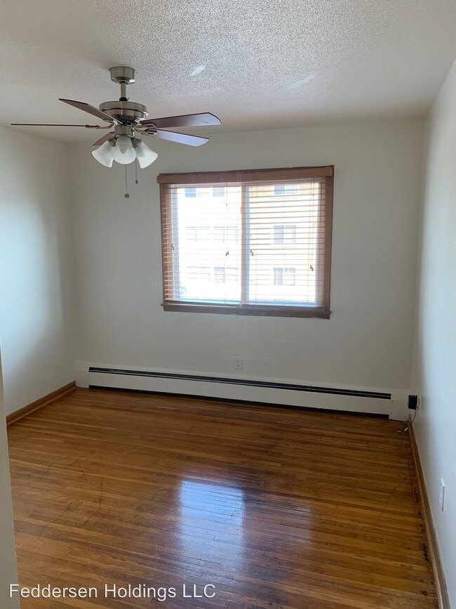 Building Photo - 615 E 18th St