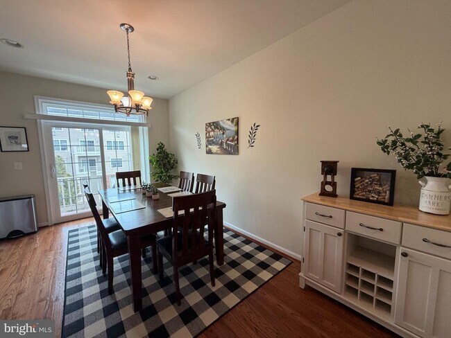 Building Photo - 4587 Derring Ln