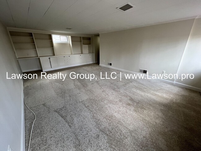 Building Photo - Charming Brick Colonial in South Roanoke