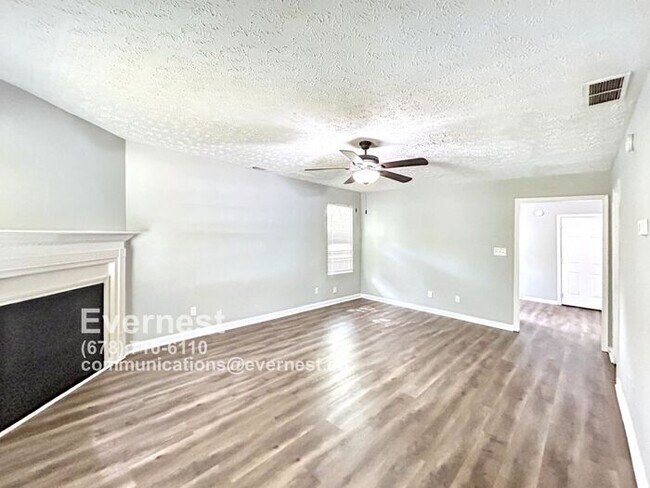 Building Photo - 3-Bedroom, 2-Bath Home with Serene Natural...