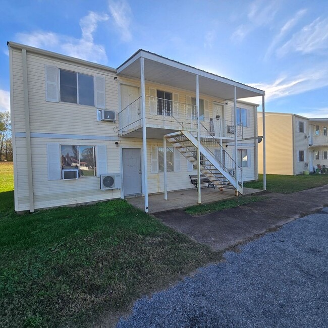 Building Photo - 1 Bed/1 Bath Apartment in Melbourne Water, Trash, Sewer Included