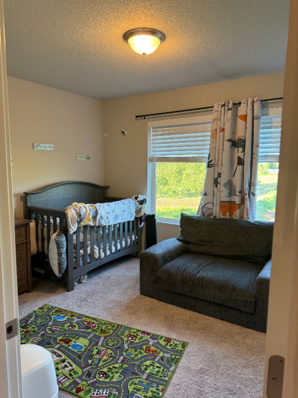 Building Photo - 162 SW Howard Pl N