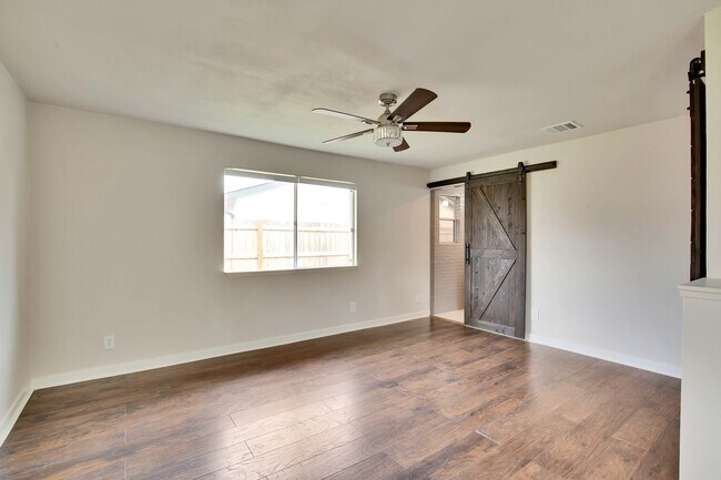 Building Photo - 7002 Skynook Dr