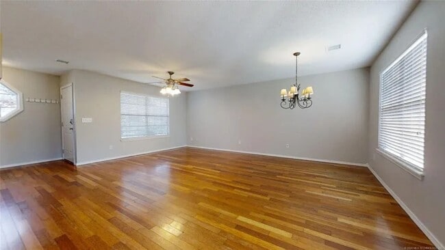 Building Photo - Available 8/1 - Charming Owasso Home in Quiet Cul-De-Sac