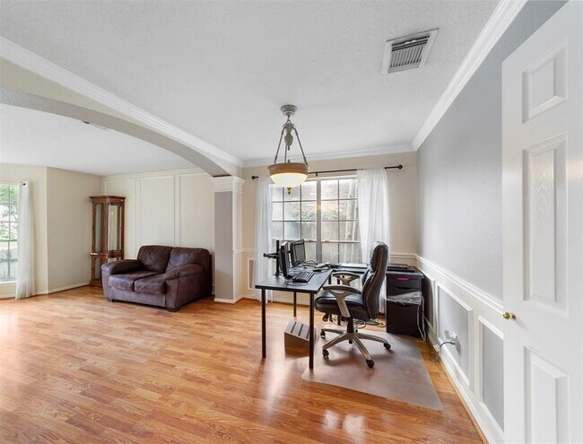 Building Photo - 25719 Bearborough Dr