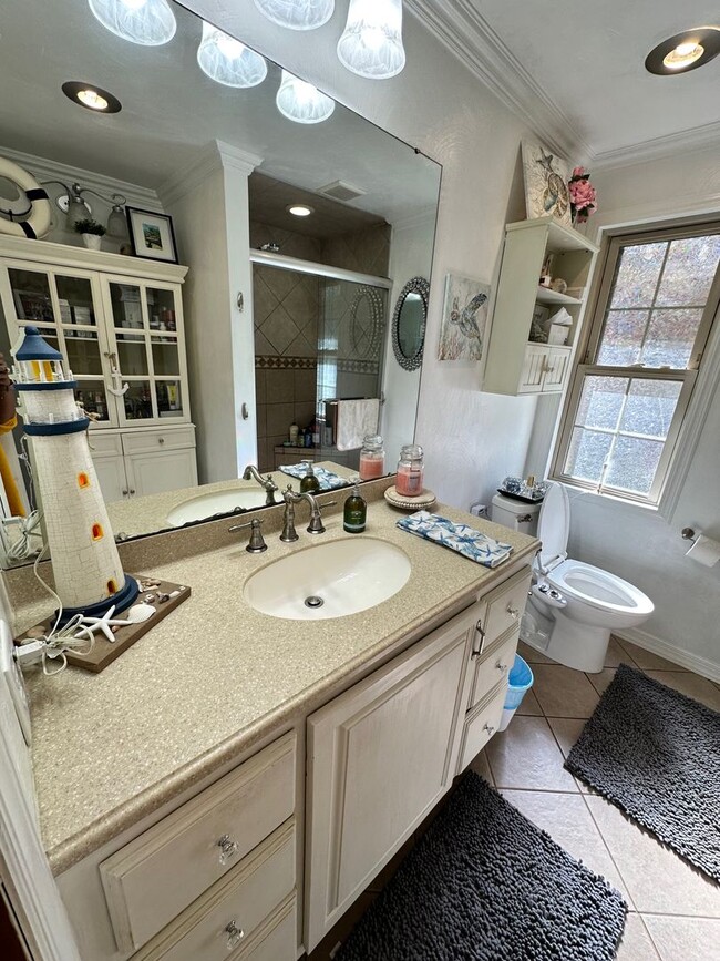 Building Photo - 5 Bedroom 2 1/2 Bath Home w/ Wrap Around P...