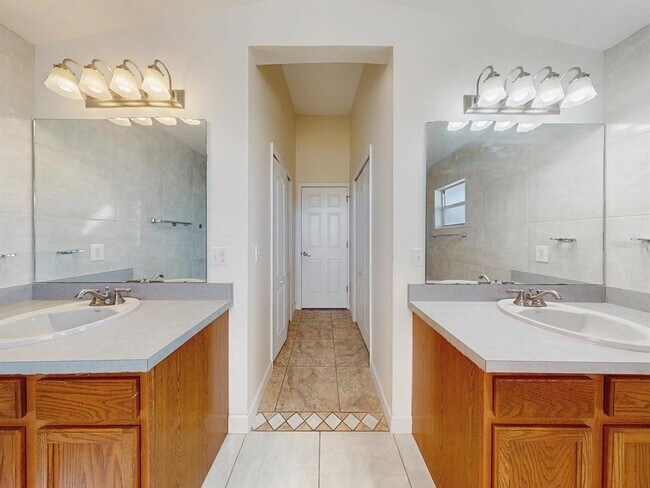 Building Photo - 978 Alsace Dr