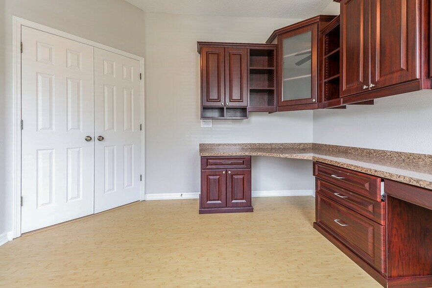 Building Photo - 7320 Forest Mere Dr