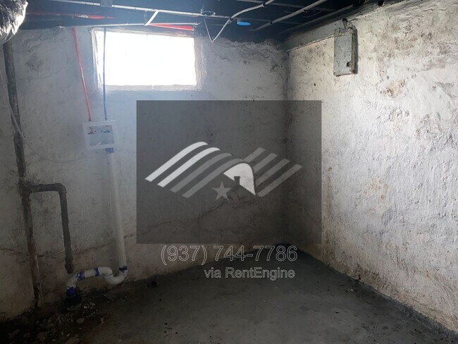 Building Photo - 1004 W Fairview Ave