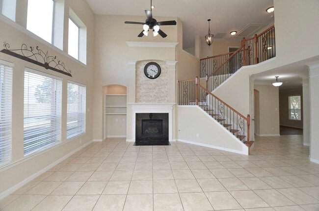 Building Photo - 5527 Baron Ridge Ln