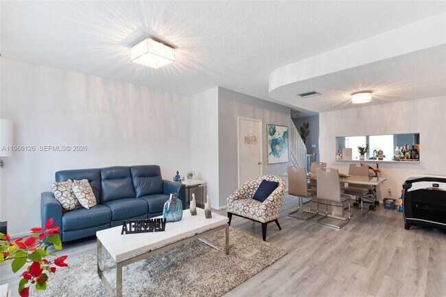 Building Photo - 9925 NW 57th Manor