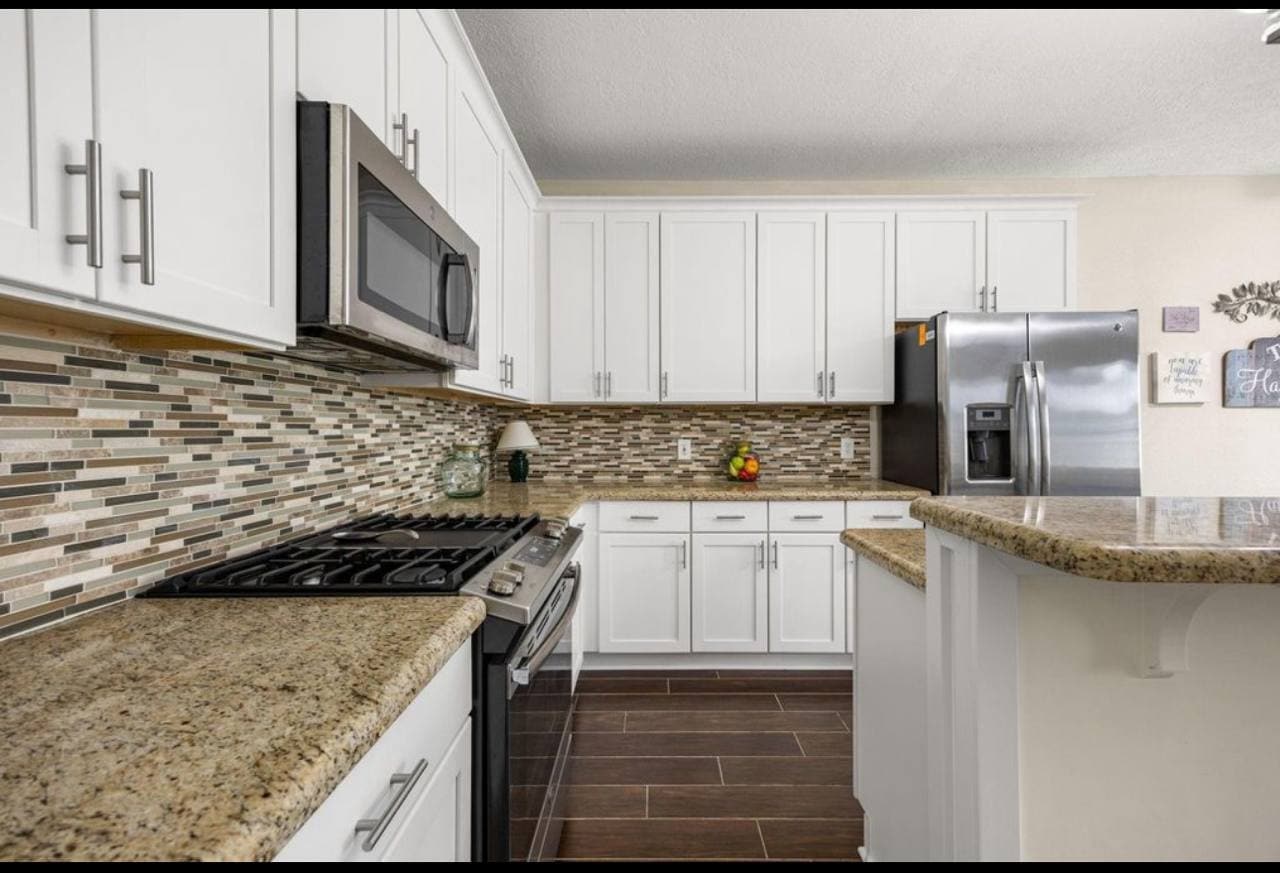 Building Photo - 13622 Neston Dr