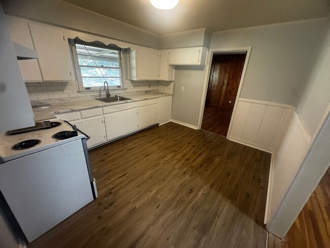 Building Photo - Home located on a quiet Cul-de-Sac