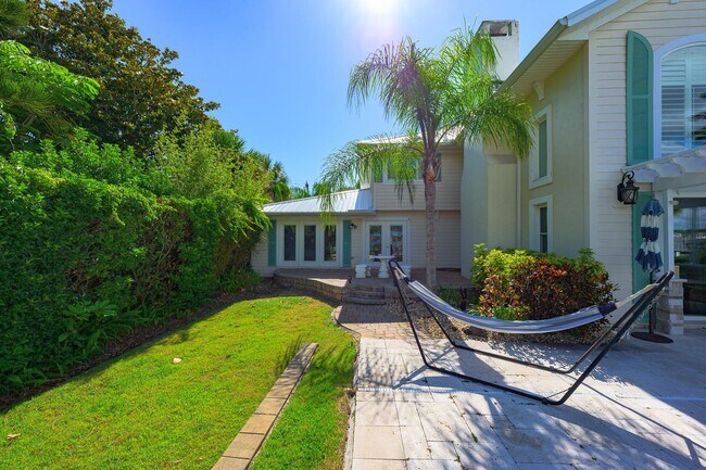 Building Photo - 1130 John Anderson Dr