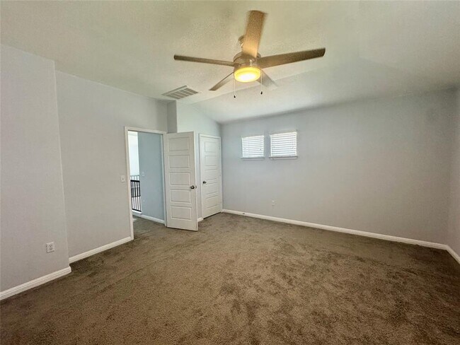 Building Photo - 372 Kingfisher Ln