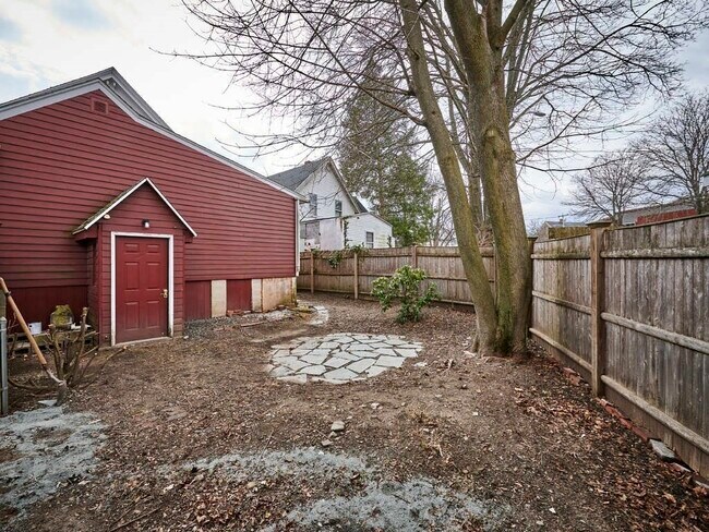 Building Photo - 36 E Foster St