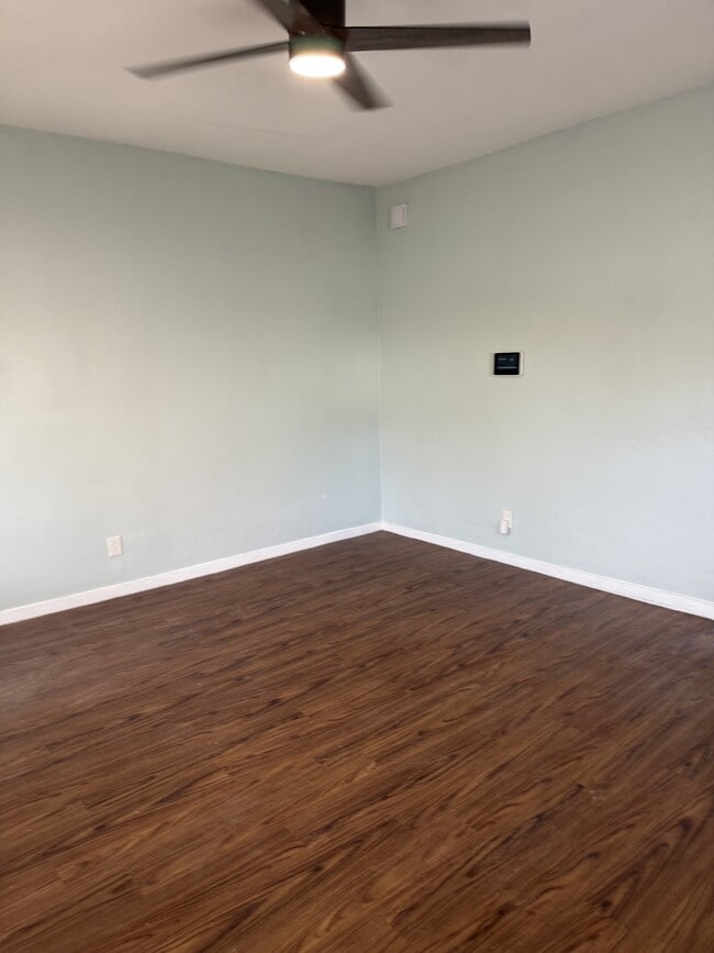 Building Photo - 1310 Pirl St