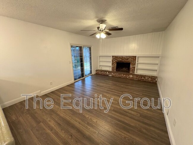 Building Photo - 1439 W Evans Ave