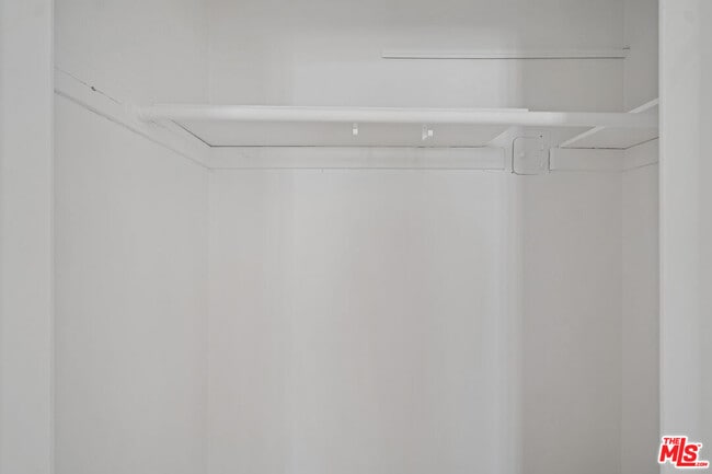 Building Photo - 339 S Detroit St