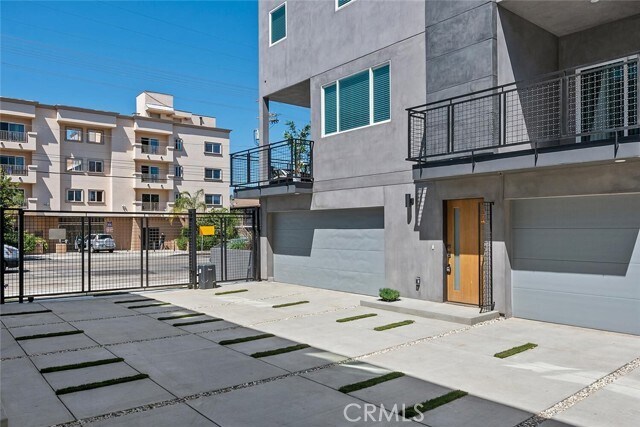 Building Photo - 13538 Vanowen St