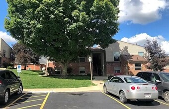 Building Photo - 201 W Main St