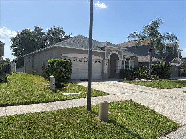 Building Photo - 10510 Beneva Dr