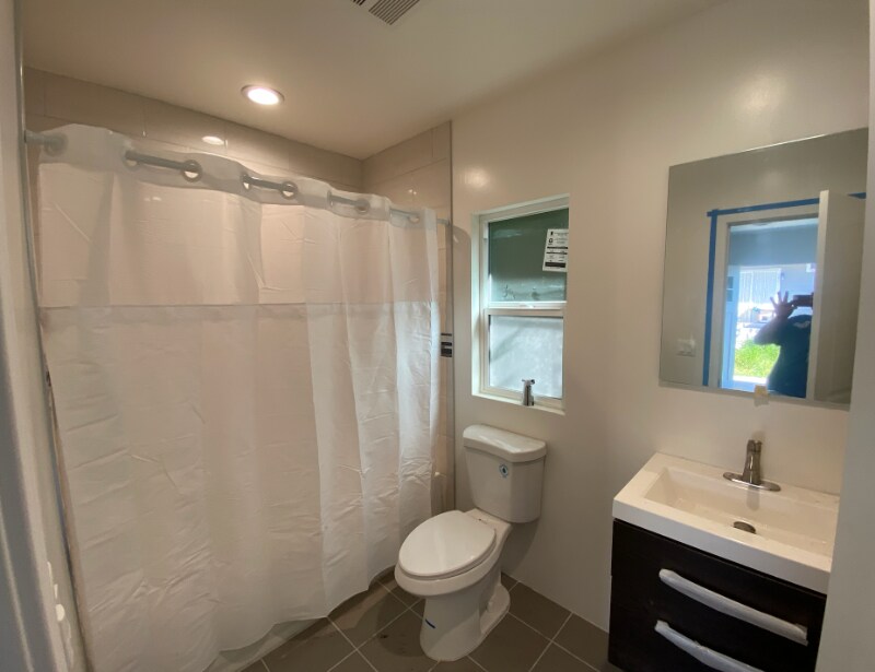 Building Photo - 316 W 54th St