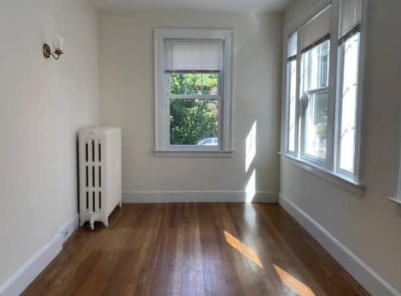 Building Photo - 142 Everit St