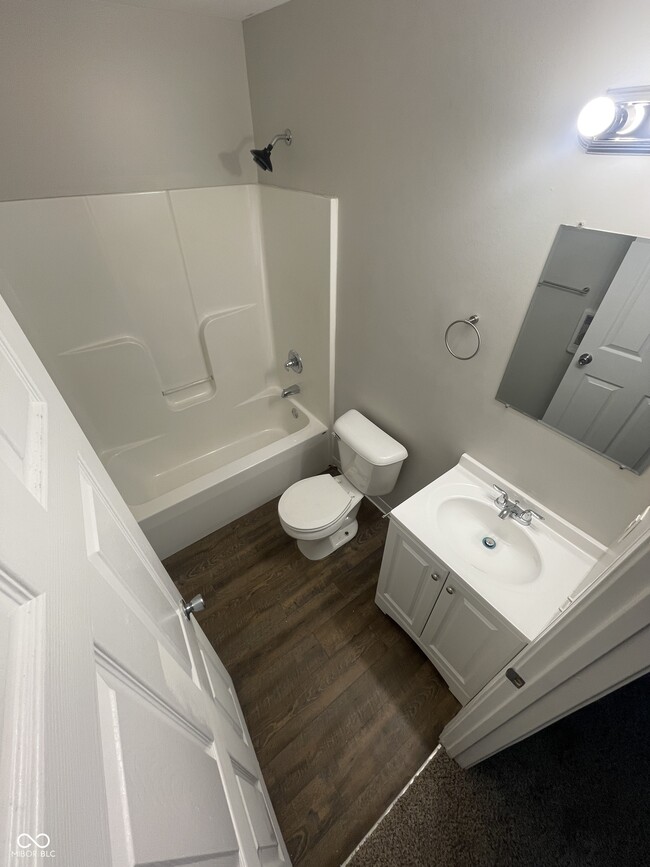 Building Photo - 2045 N Dearborn St