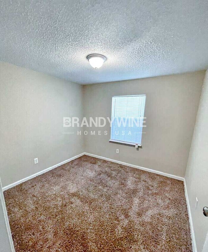 Building Photo - 5937 Camaro Dr W