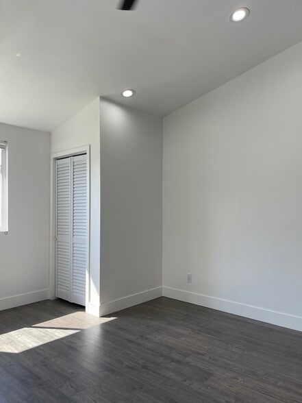 Building Photo - 448 Satinwood Way