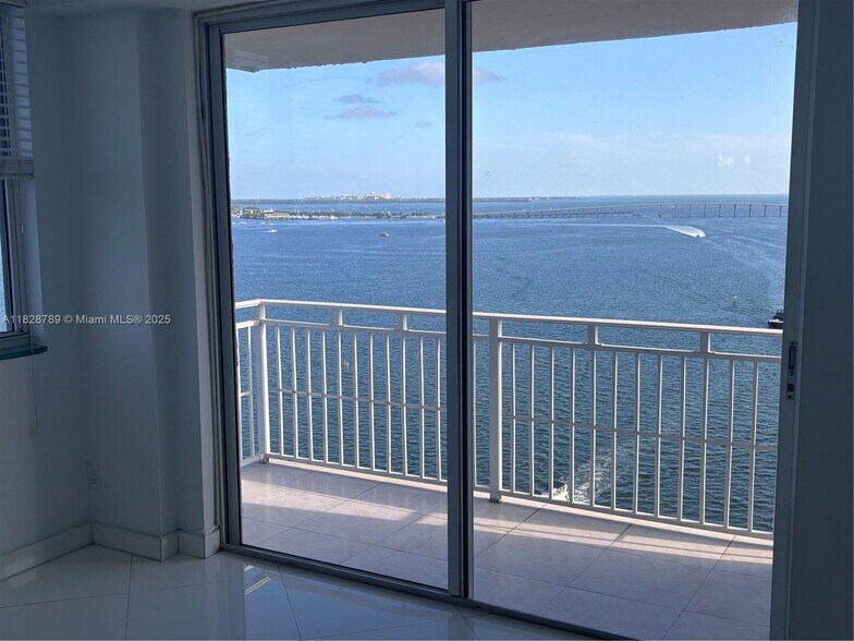 Building Photo - 770 Claughton Island Dr