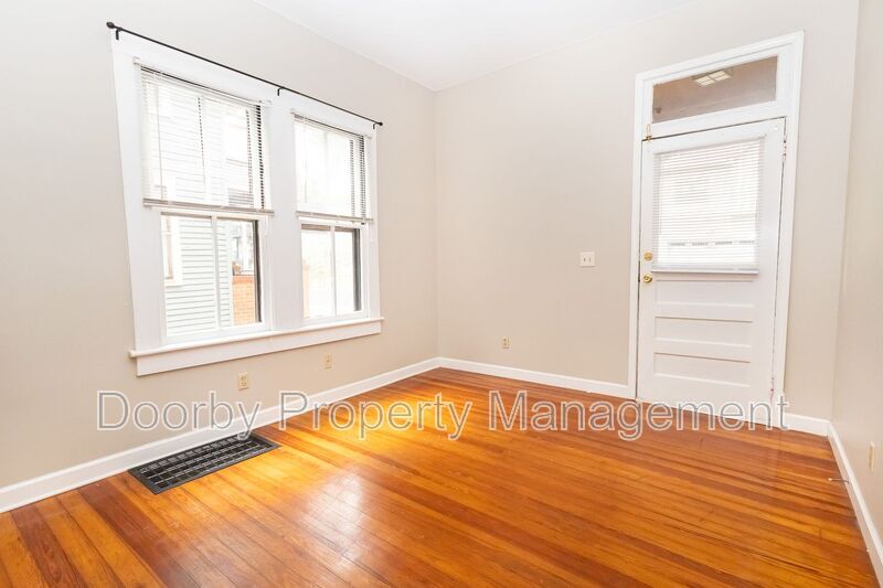Building Photo - 318 Tremont St