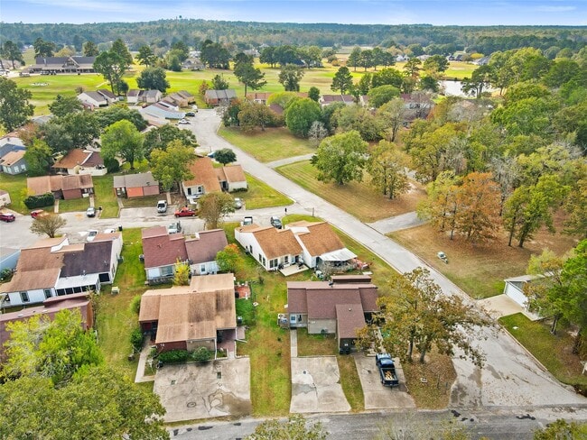 Building Photo - 68 Westwood Dr W