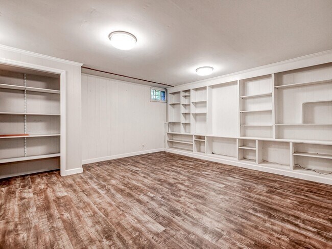 Building Photo - 111 Stanmore Rd