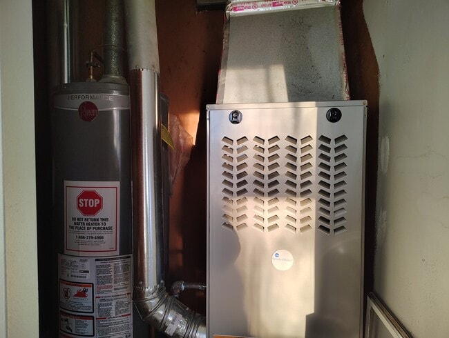 Building Photo - 434 Kenyon Ave