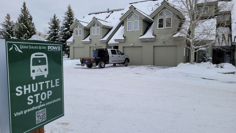 Primary Photo - 910 Powder Valley Rd